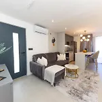 Kadena Luxury Lägenhet