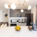 Lägenhet Kadena Luxury *
