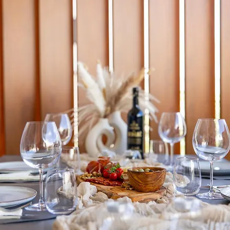 Kadena Luxury Razanj