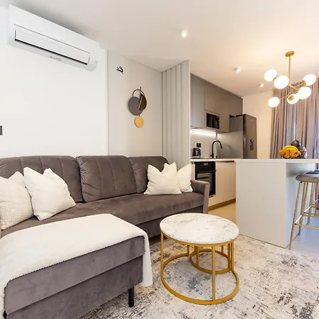 아파트 Kadena Luxury